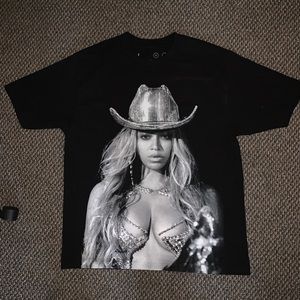 Beyoncé RWT Renaissance World Tour T-Shirt Size Large ***OFFICIAL TOUR MERCH***